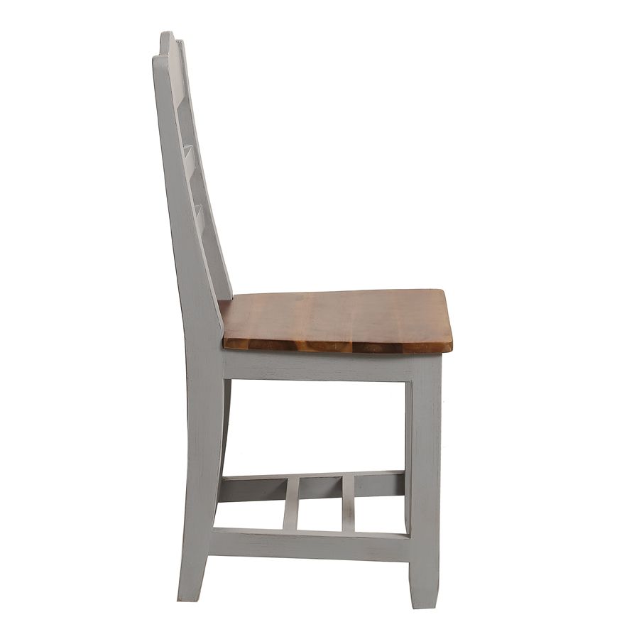 Chaise en bois massif gris perle - Brocante