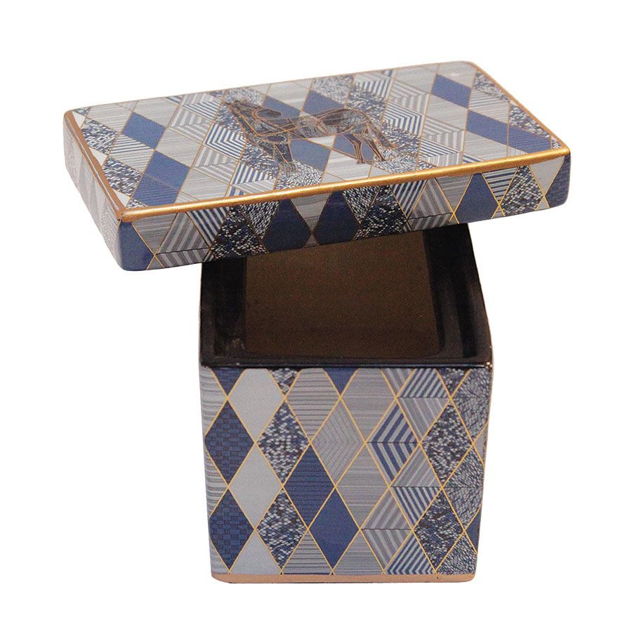 Boîte en porcelaine bleue à motifs