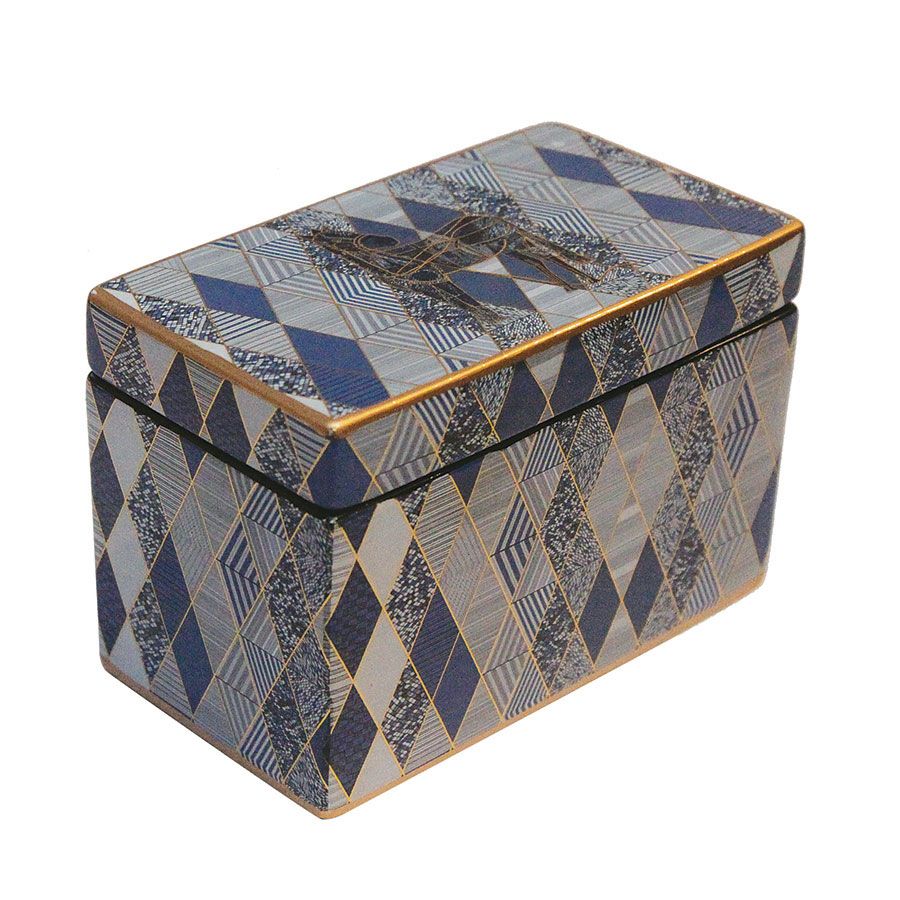 Boîte en porcelaine bleue à motifs
