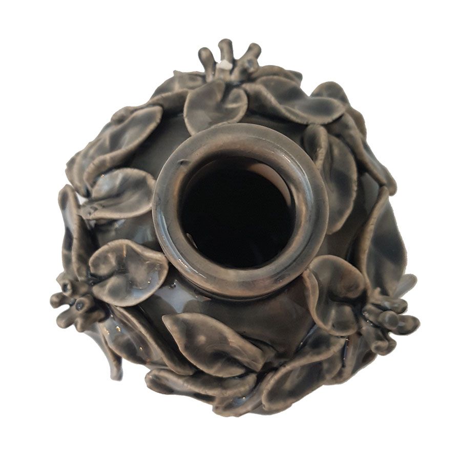 Petit vase gris en céramique avec couronne de fleurs 15,5 cm