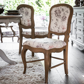 Chaise en hévéa massif et tissu fleurs opaline - Éléonore