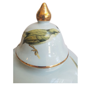 Pot d'officine en porcelaine à motif oiseaux