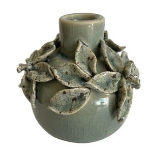 Petit vase vert en céramique avec couronne de fleurs 10 cm