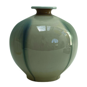 Vase rond en porcelaine D24