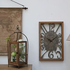 Horloge murale en bois, métal et verre